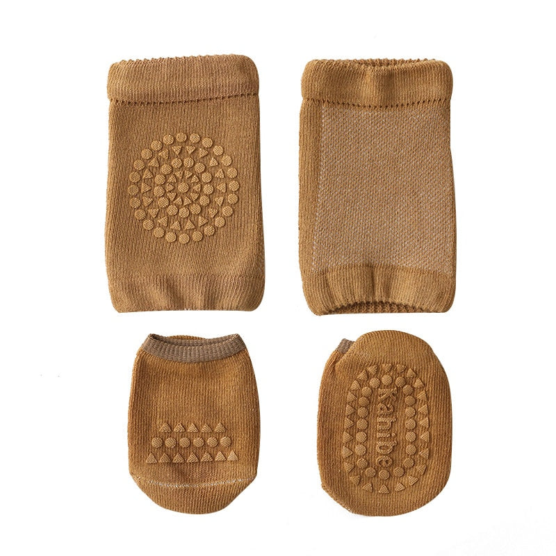 Genouillère-bebe-marron-chaussette-anti-dérapent