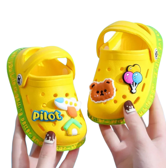 chaussure-plage-bebe-jaune